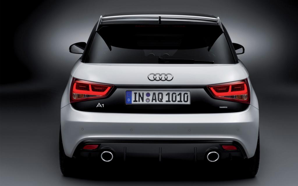 2013银色奥迪A1轿车图片