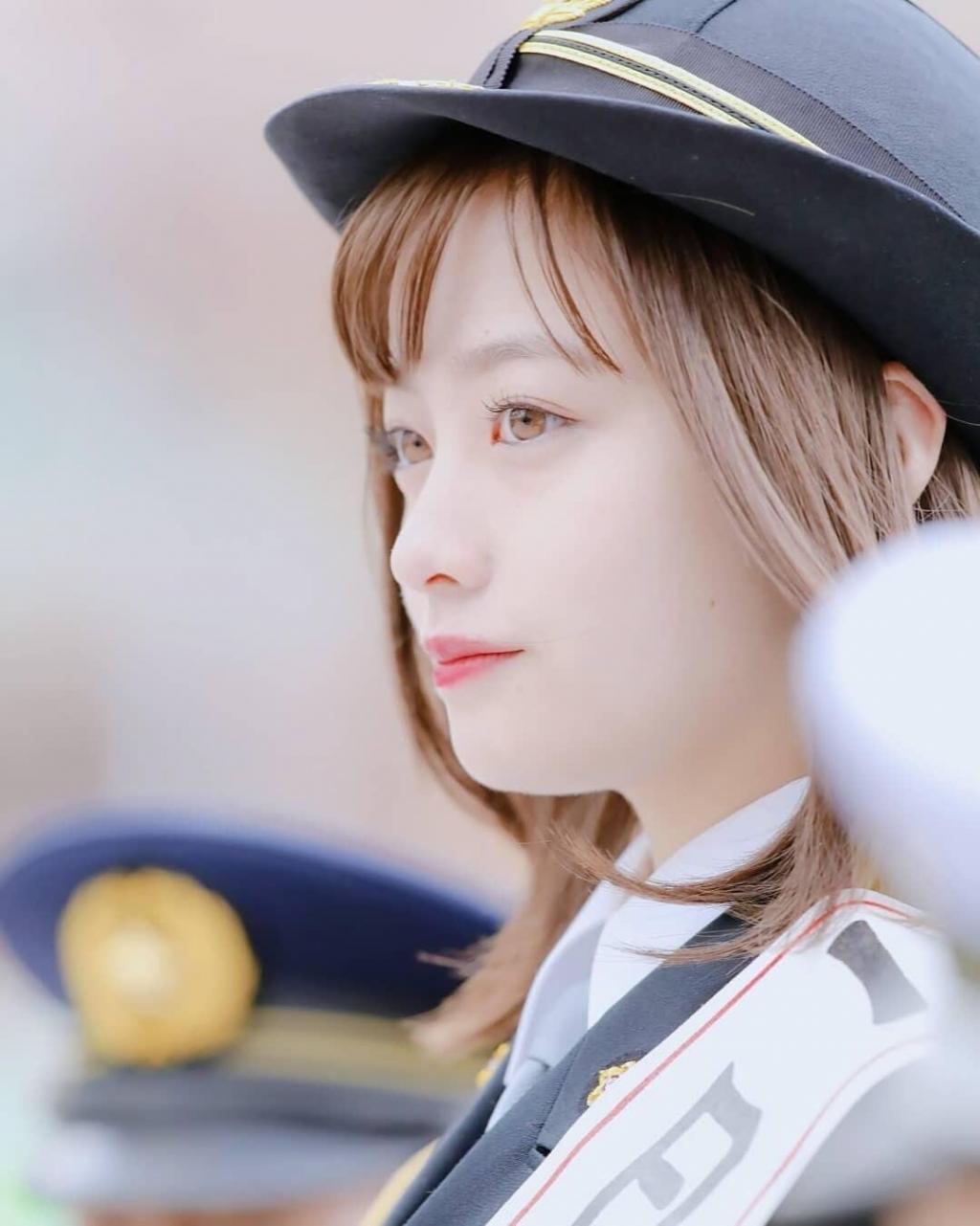 日本女星桥本环奈警服可爱甜美写真