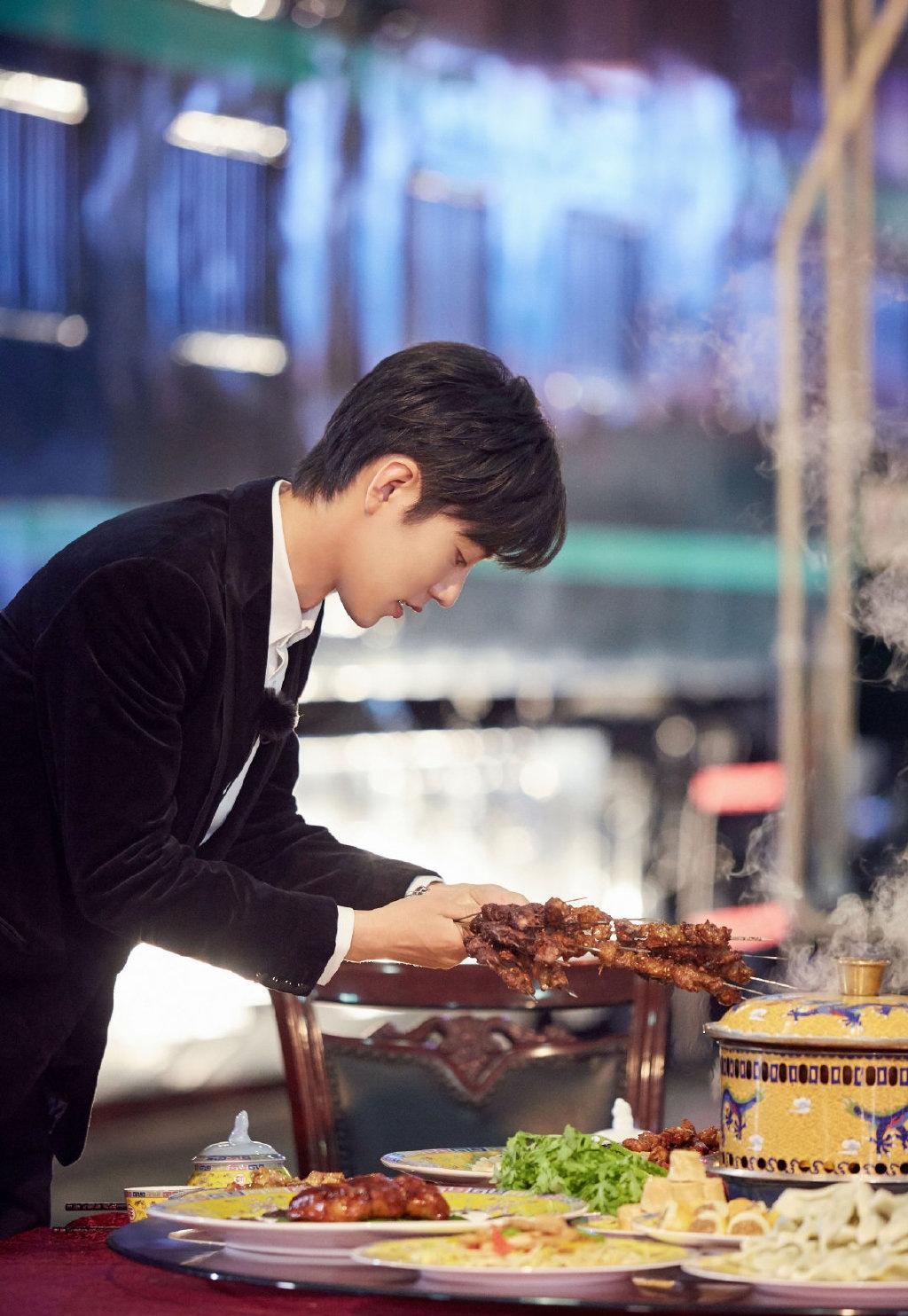 男神肖战俊朗帅气剧照