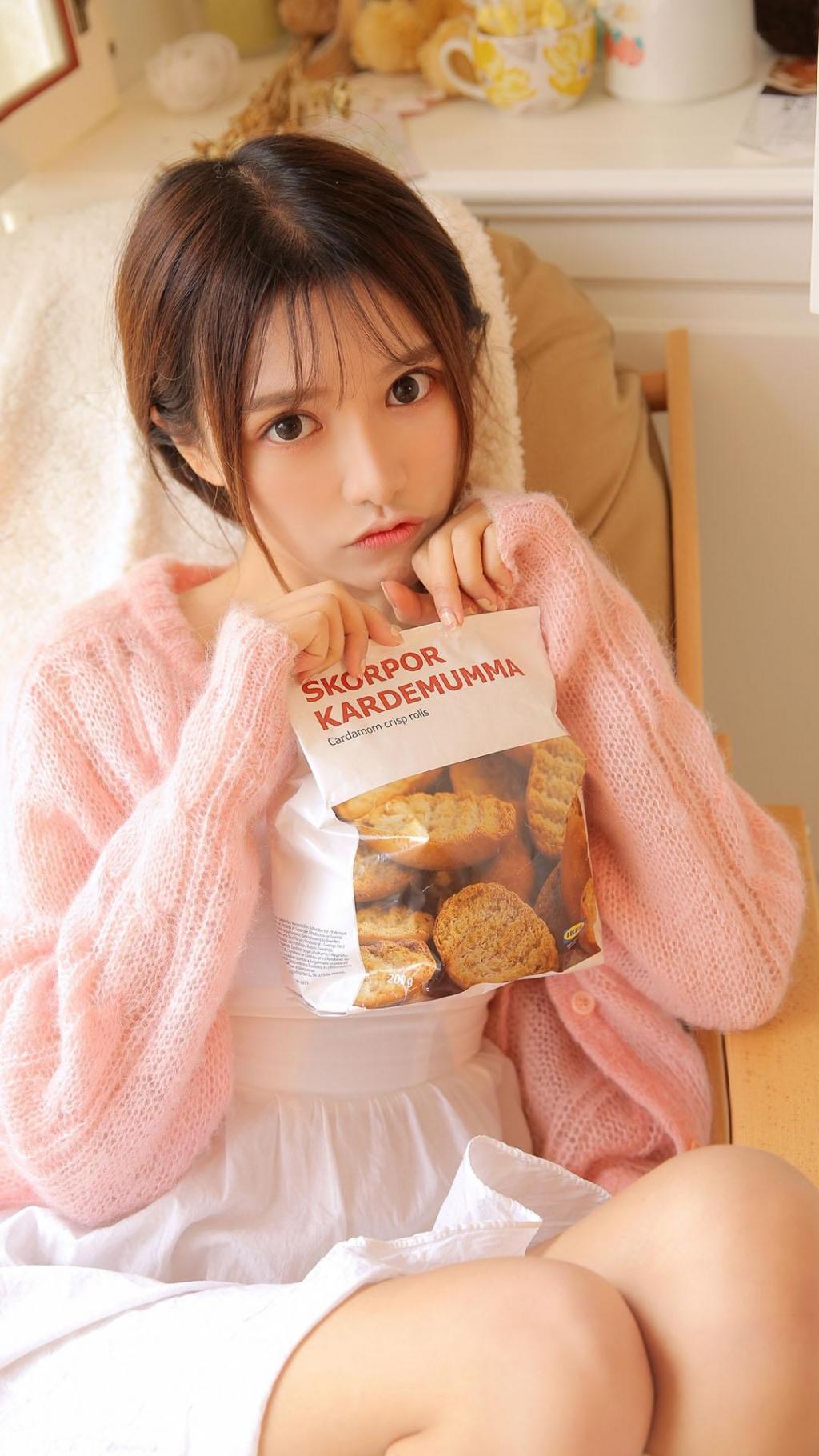 粉嫩少女居家小性感写真