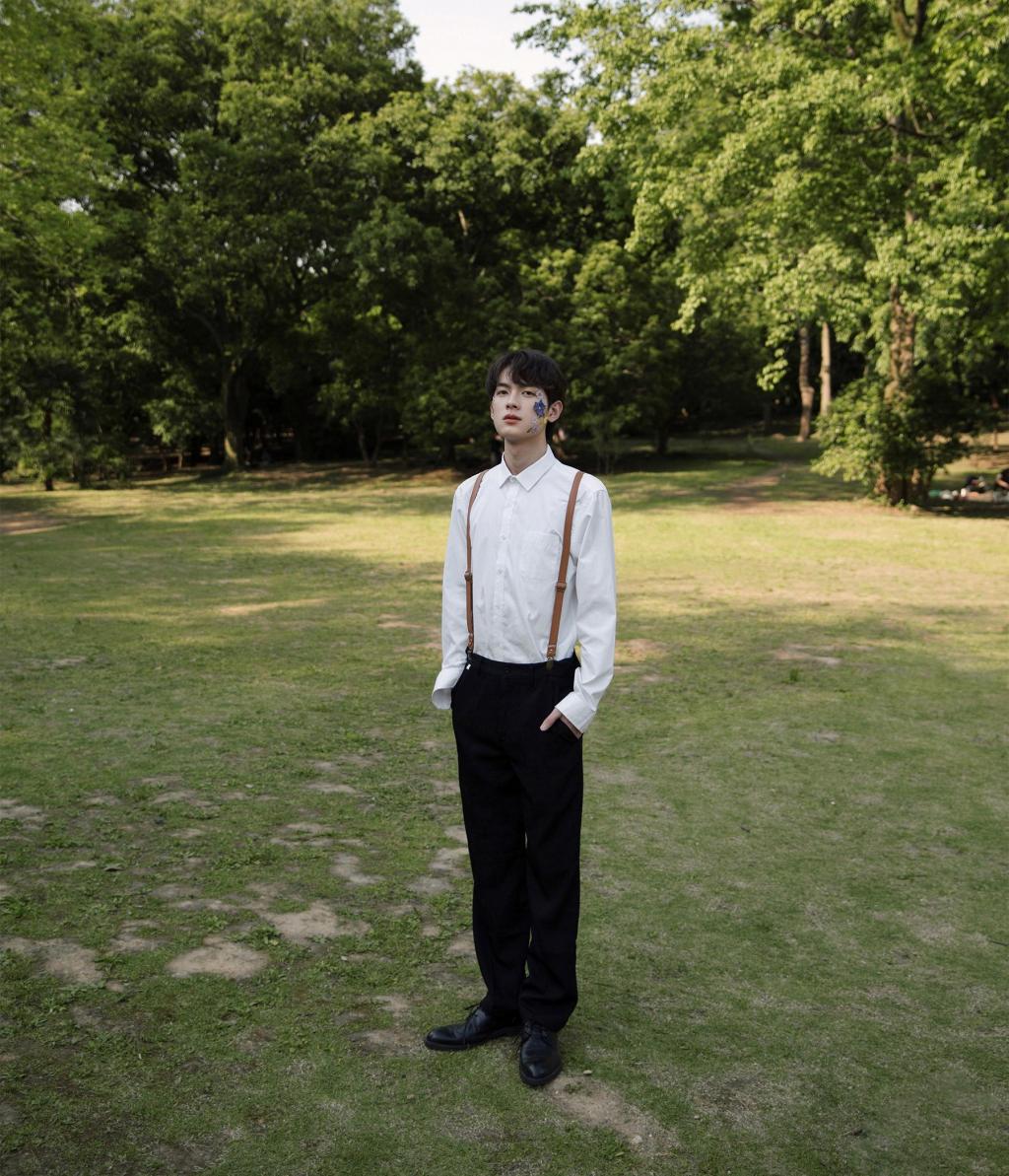 抖音网络红人陈鹤一帅气阳光迷人衬衫写真