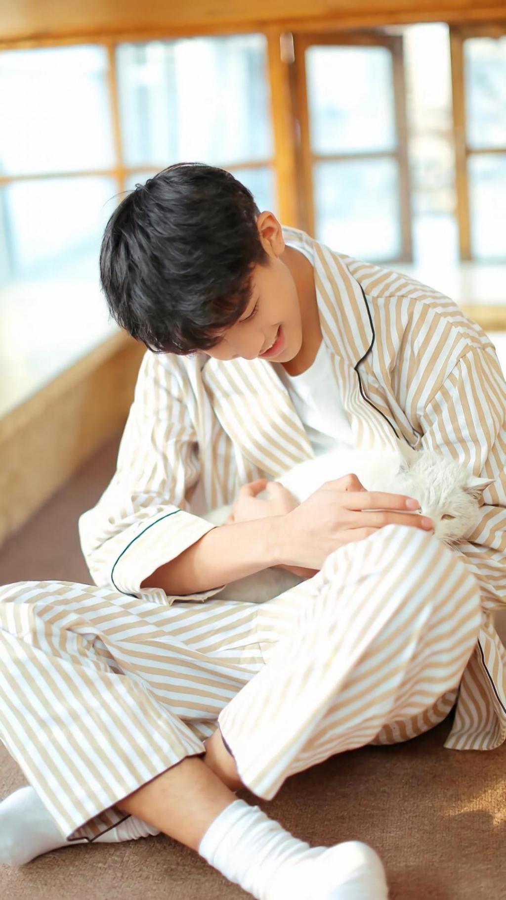 暖心男友宋威龙治愈系写真