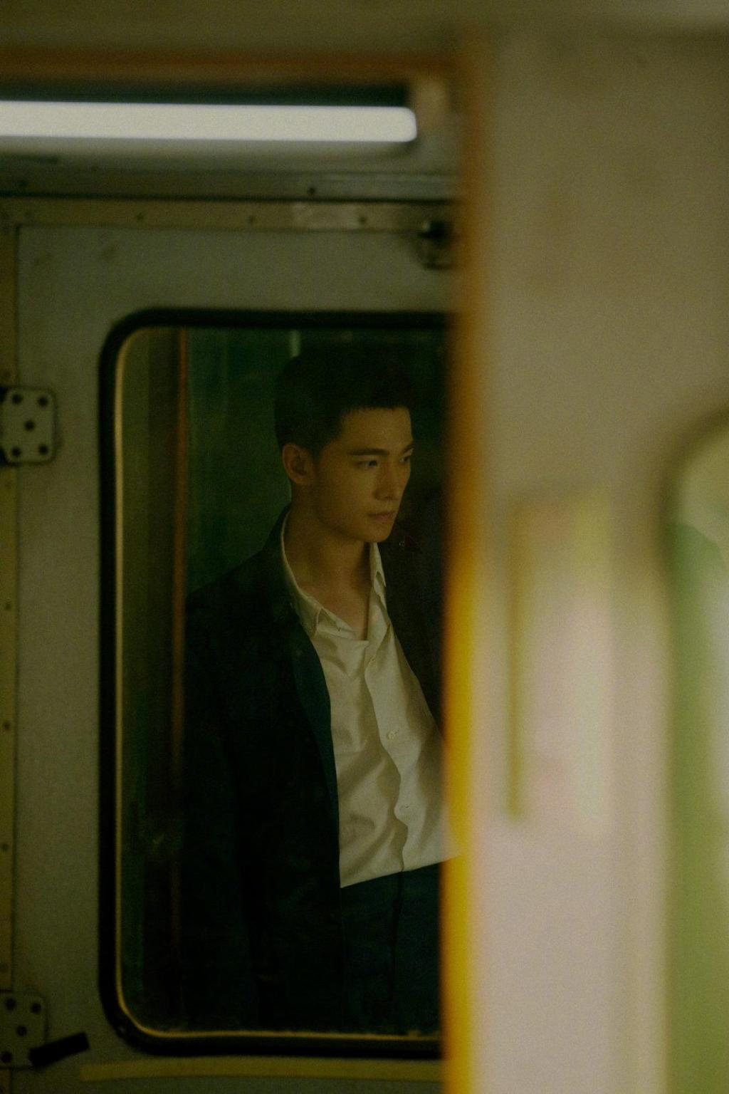 杨洋年代风写真