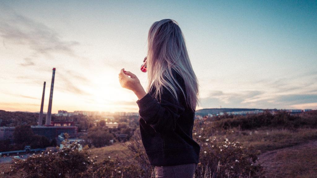 一个人喝酒是孤独