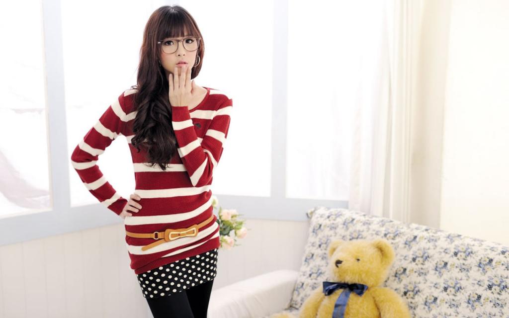 清纯美女娇羞卖萌