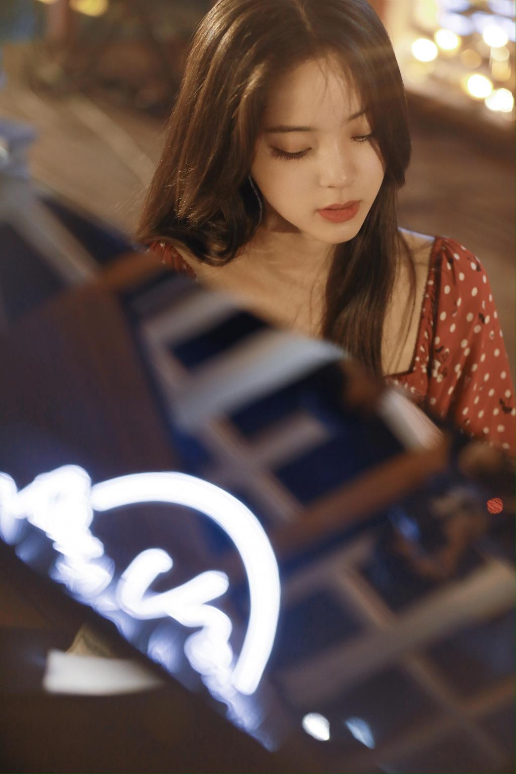 欧阳娜娜生日音乐会迷人魅力舞台照