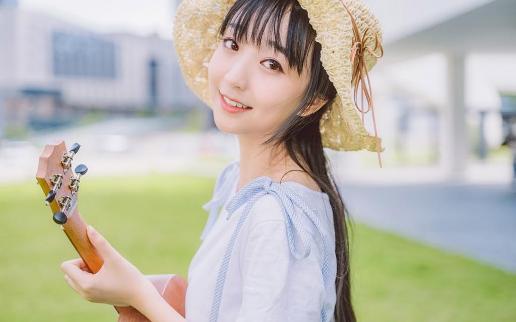 戴草帽的文艺美女写真