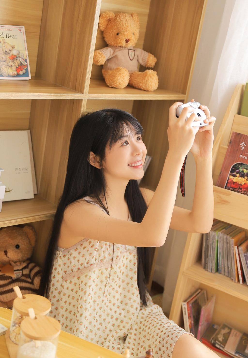 居家美女治愈笑容私房写真