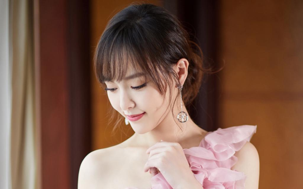 甜美动人的唐嫣