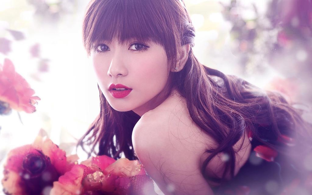 唯美婚纱公主妖颜媚色写真