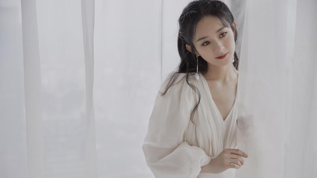 赵丽颖温婉可人气质写真