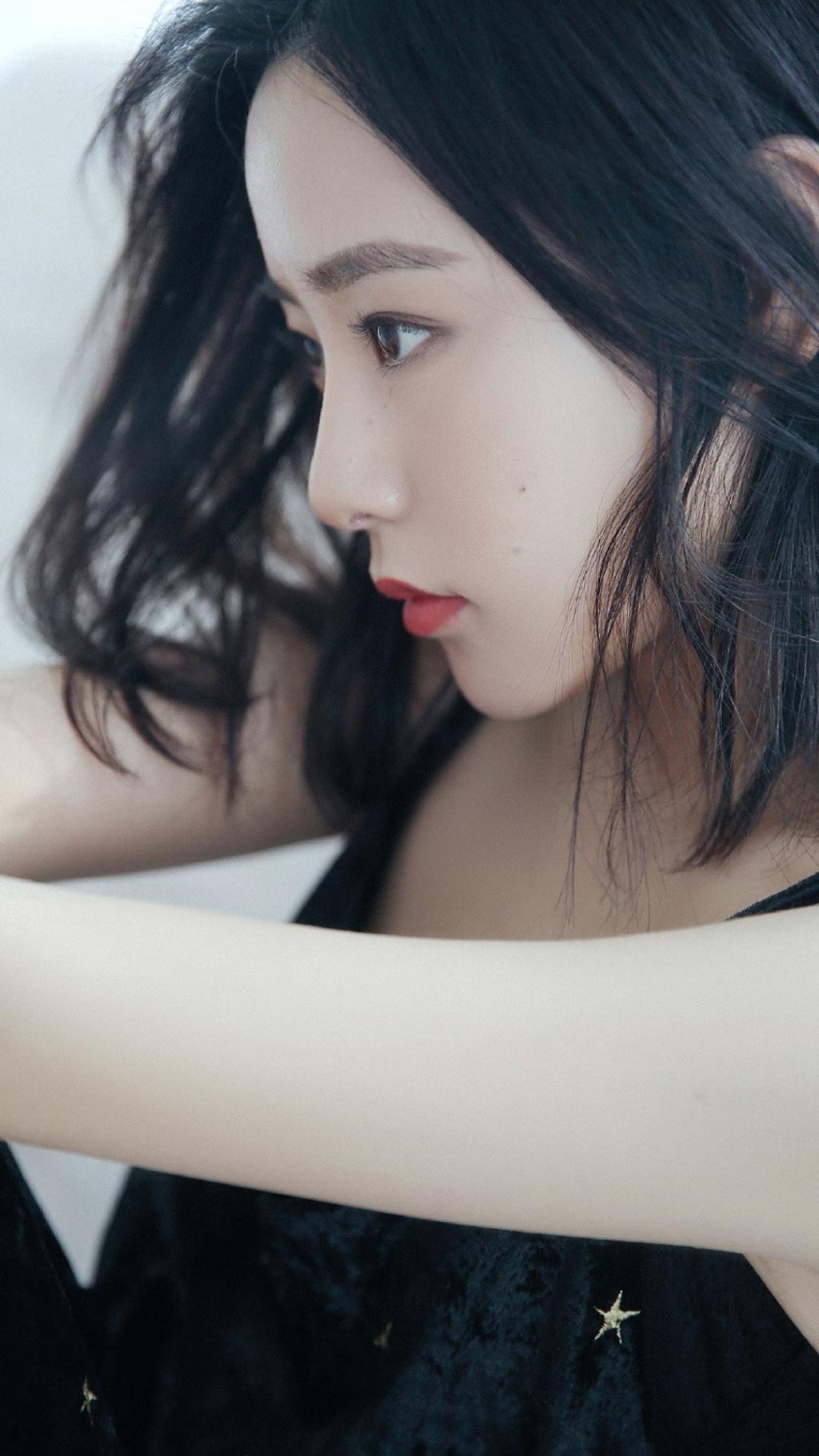 清纯美女性感吊带写真