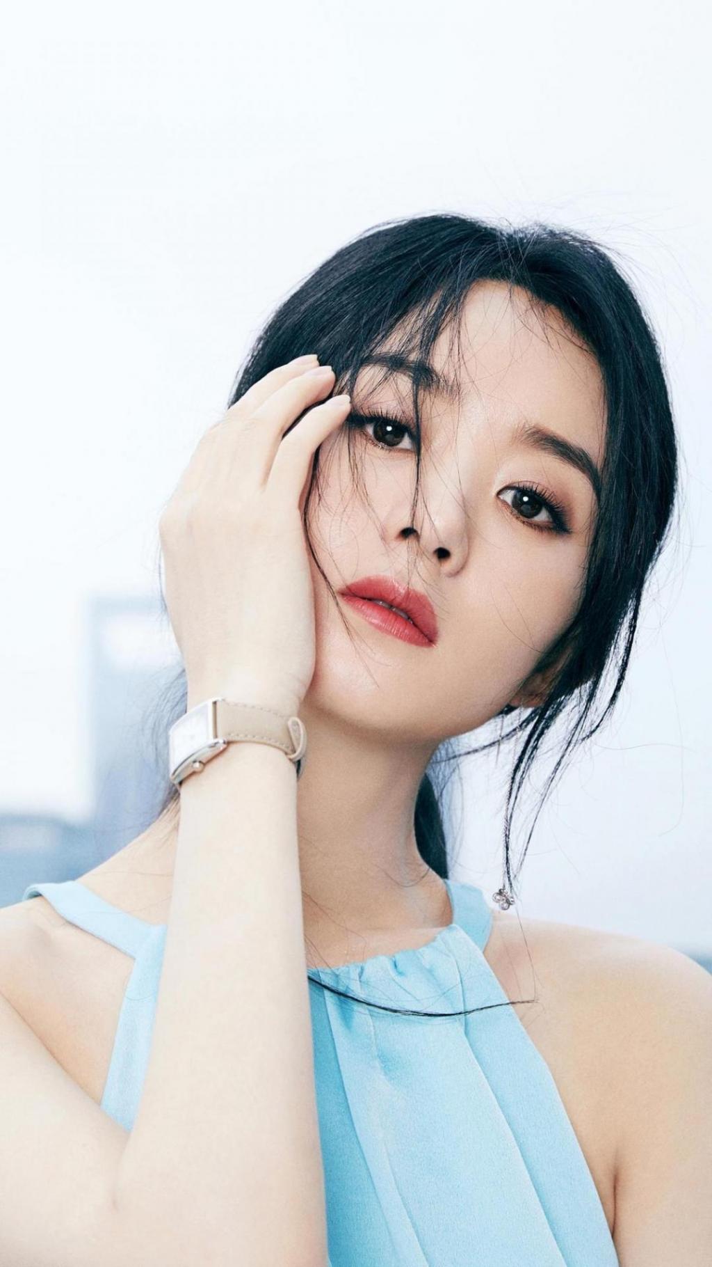 赵丽颖气质优雅白嫩长裙诱人写真