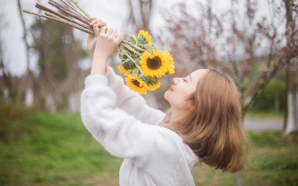 小清新向日葵美女户外写真
