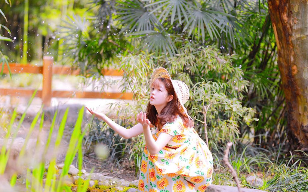 天真无邪治愈系清纯美女户外写真