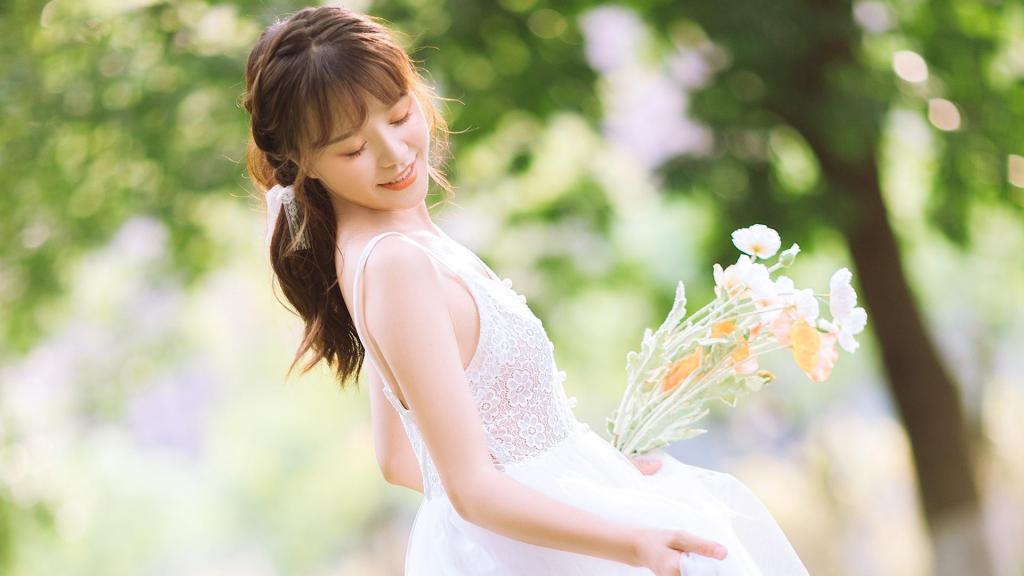 小清新甜美少女文艺户外迷人写真