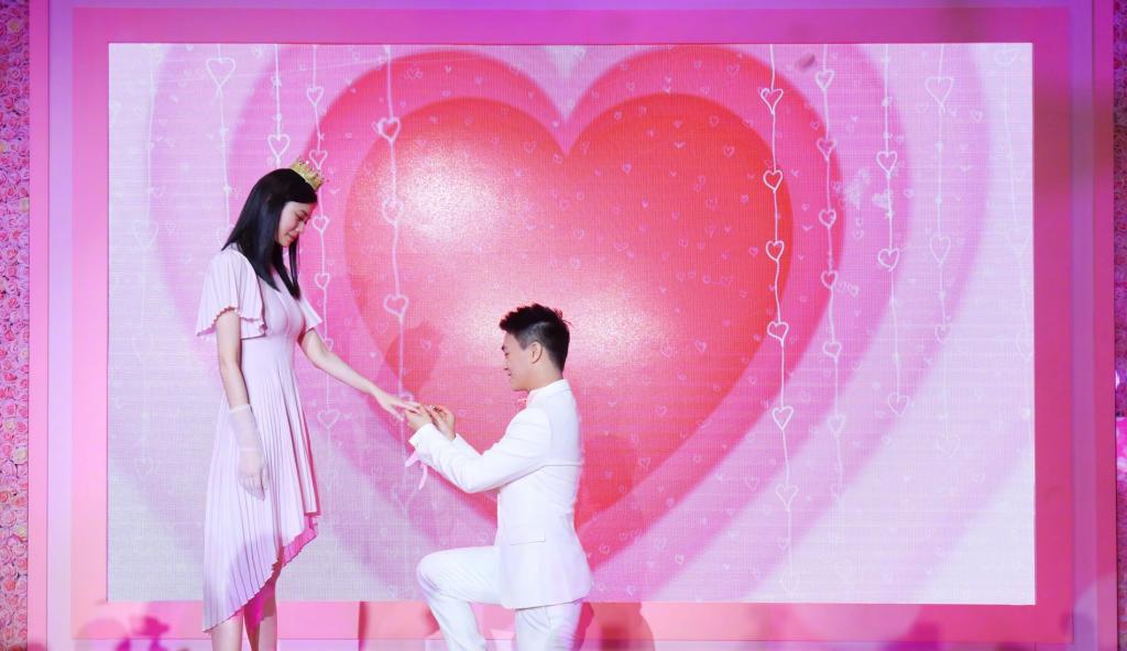 何猷君与奚梦瑶官宣啦