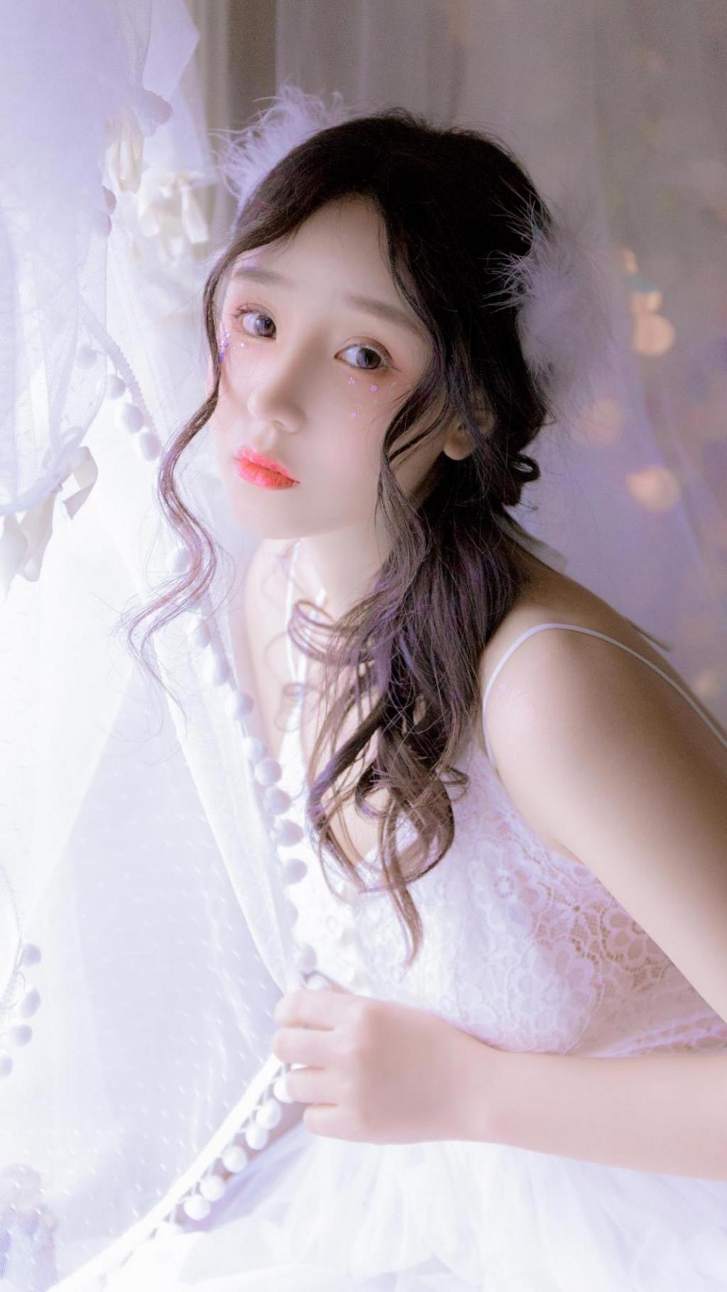 性感妩媚美女白嫩优雅私房迷人写真