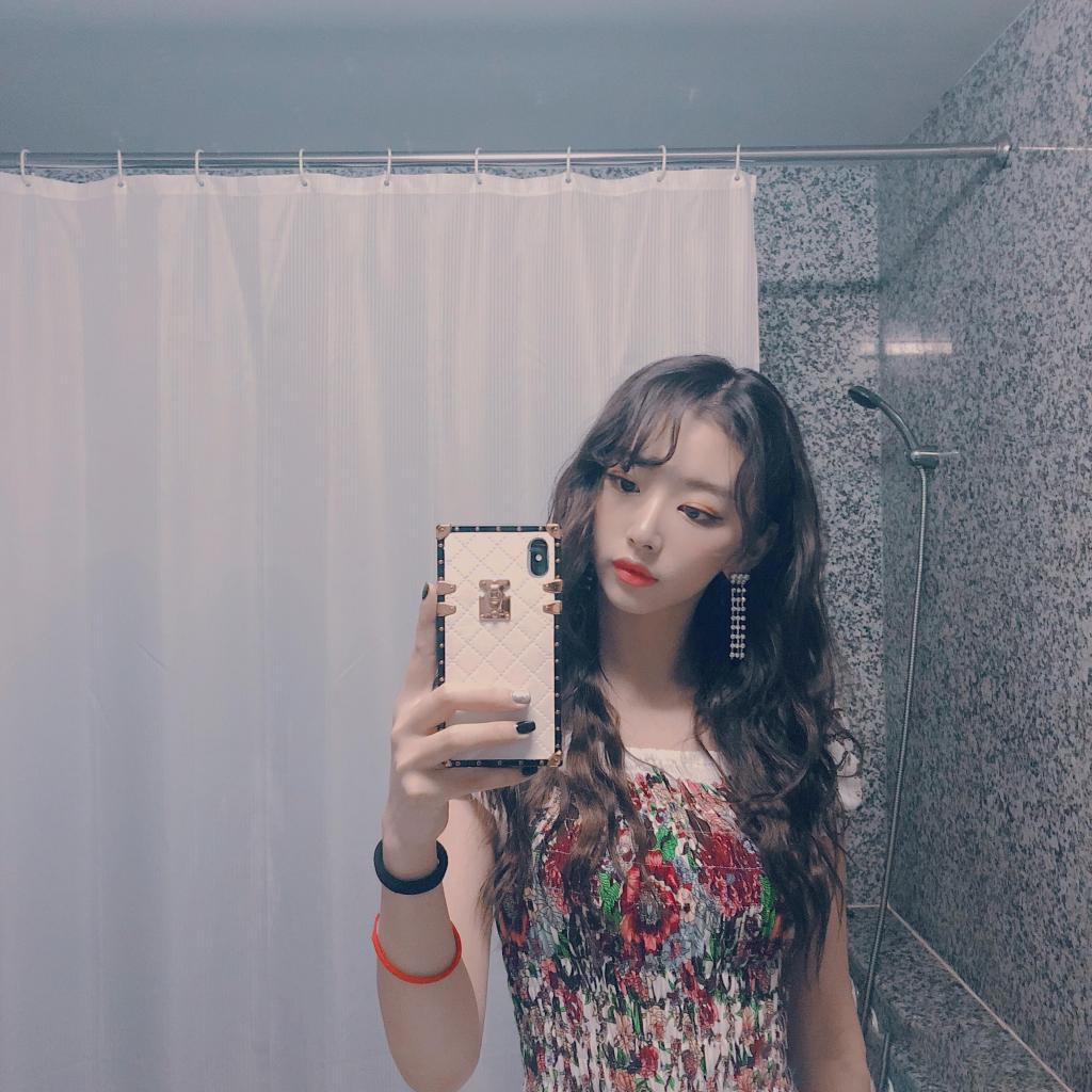 美丽少女孔雪儿曼谷甜美写真