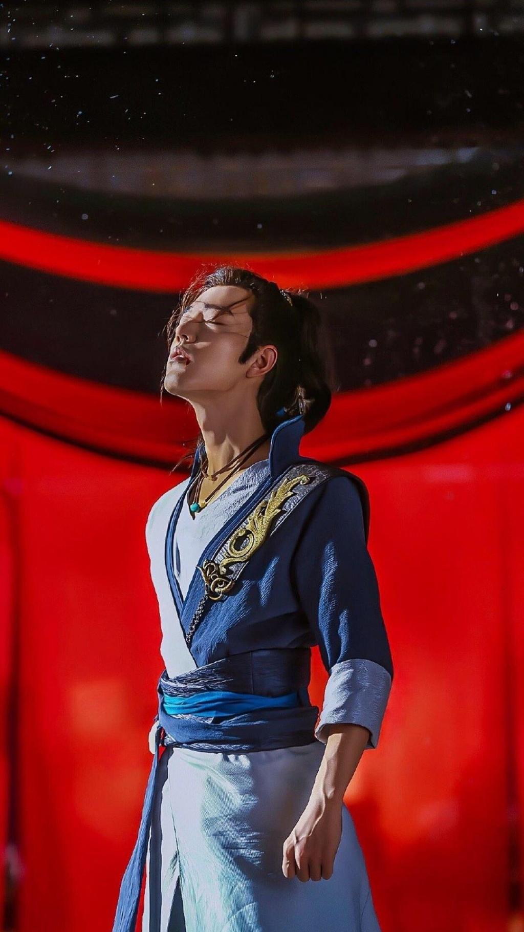 俊朗少年肖战复古冷冽剧照