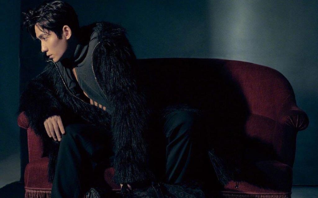 朱一龙四月封面时尚大片