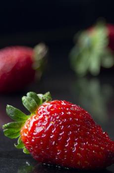 鲜艳亮丽的草莓-1