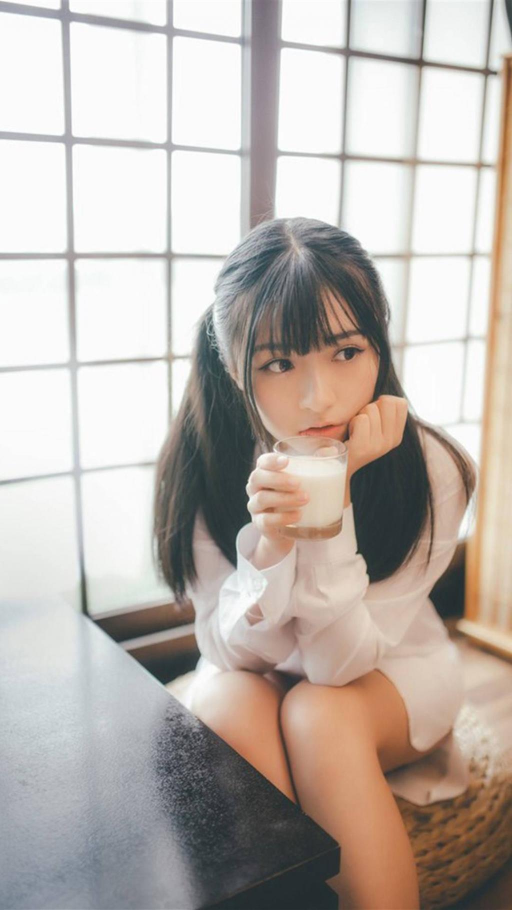 清纯双马尾学生妹