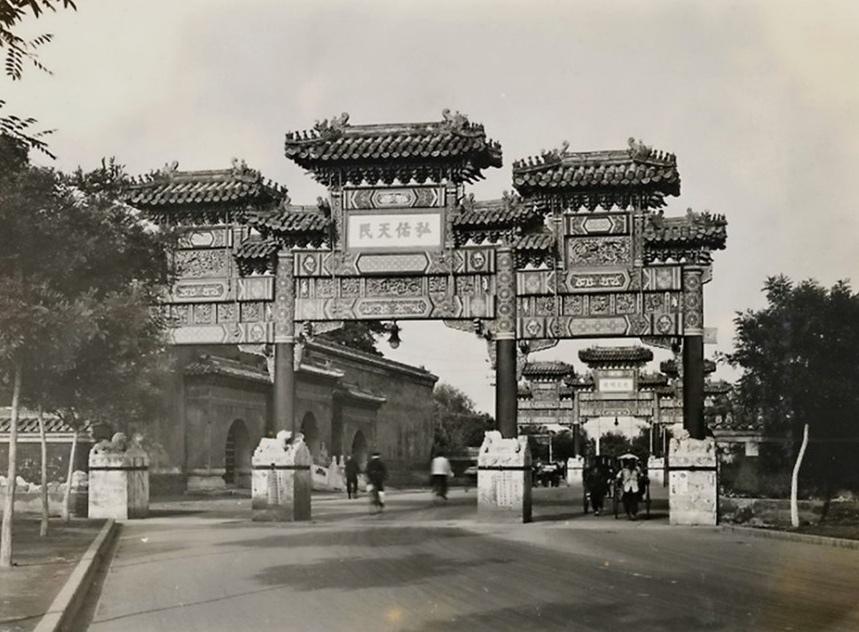 北京“三座门”牌楼