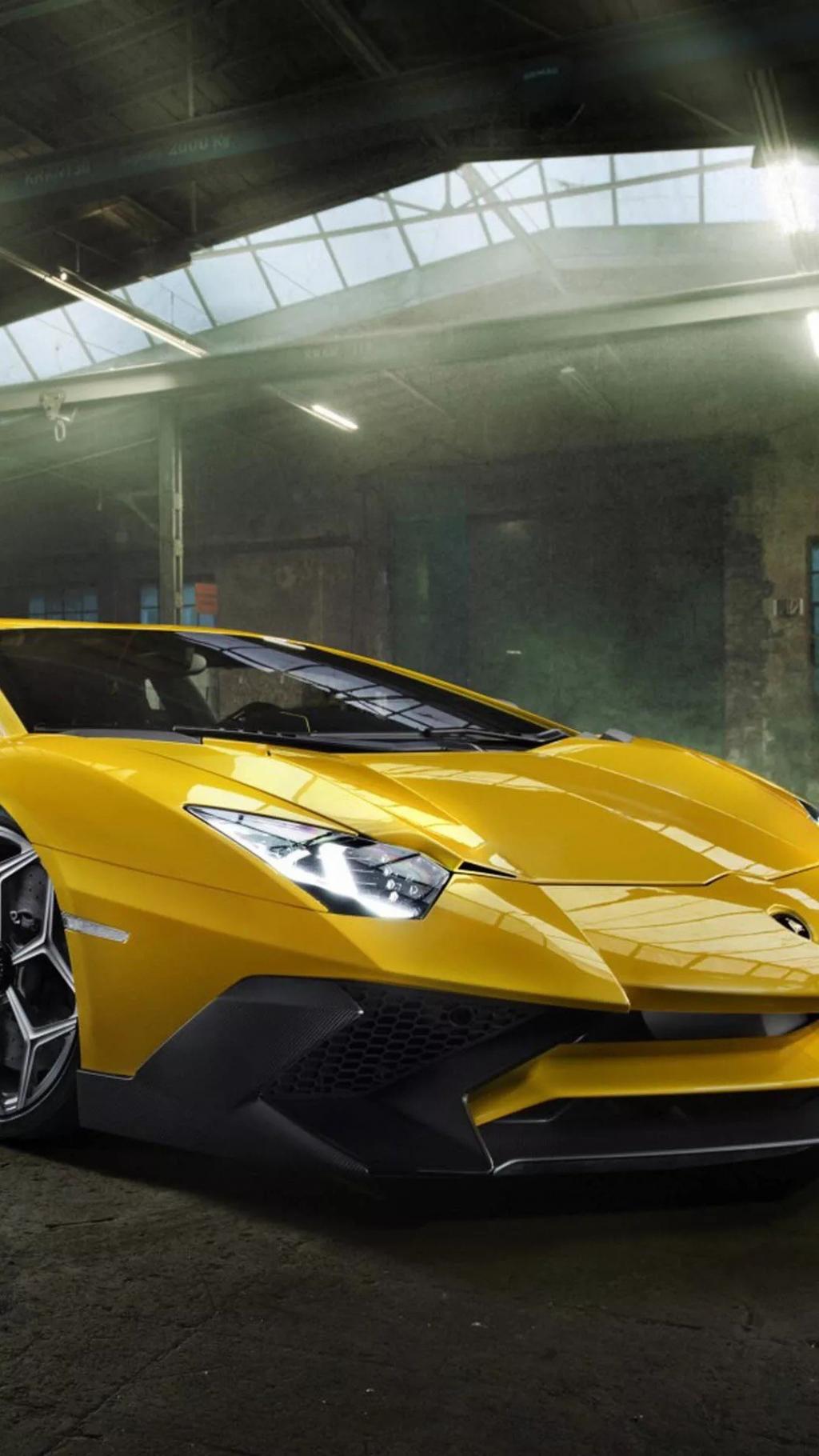 拉风黄色兰博基尼跑车