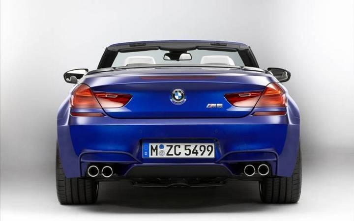宝马M6蓝色敞篷跑车
