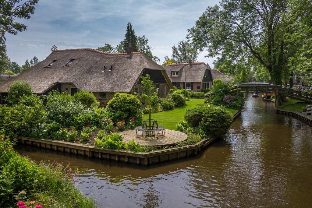 荷兰羊角村迷人小镇风情写真