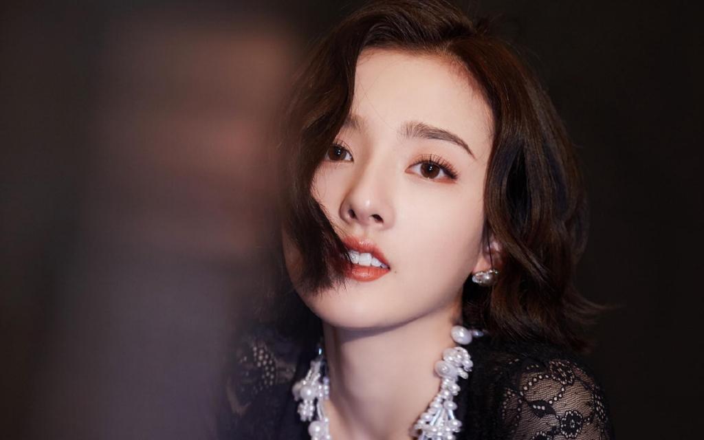 宋祖儿性感深v礼服写真