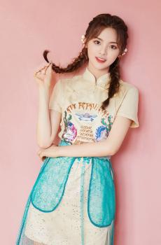 杨超越复古造型-2