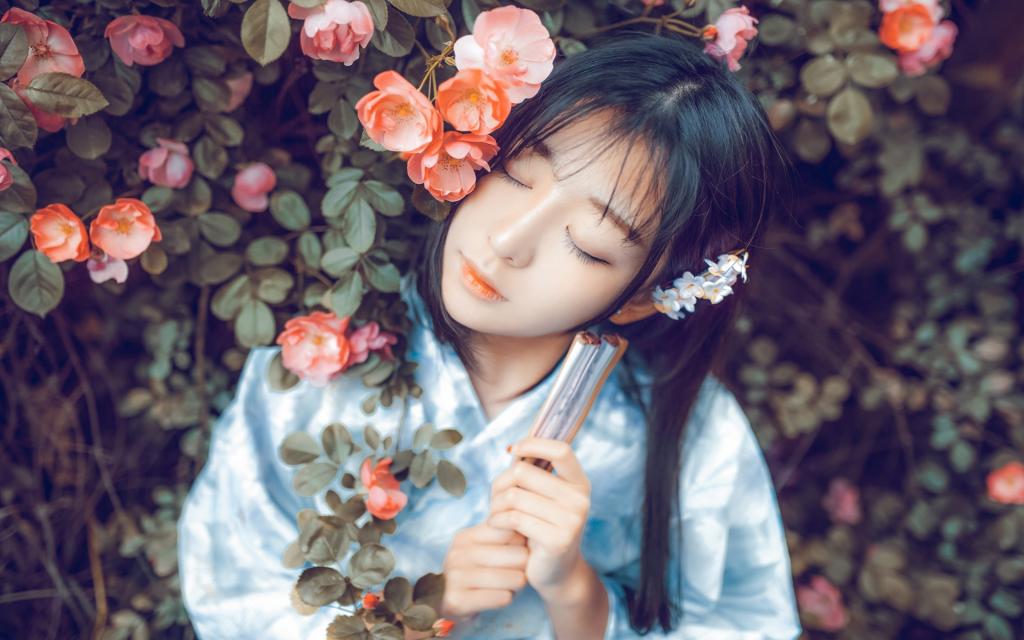 花丛花季和服美女