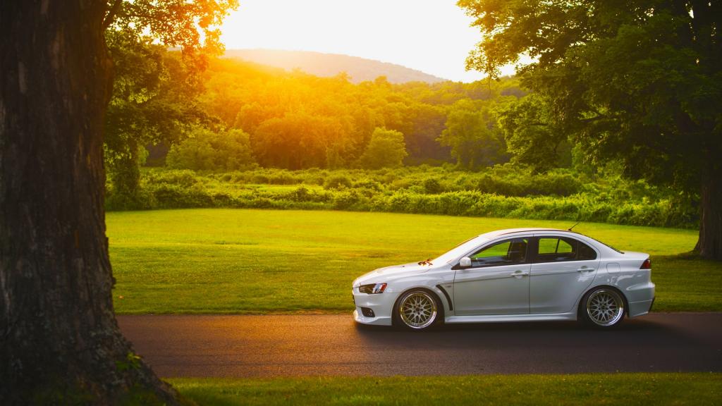 近距离拍摄三菱第十代EVO跑车