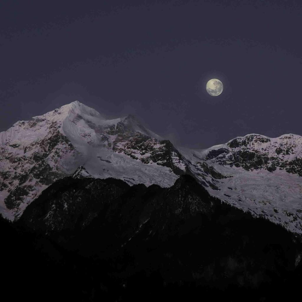 雪山绝美自然风光