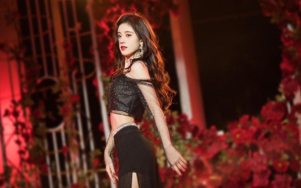 鞠婧祎火热性感知性妩媚优雅迷人写真