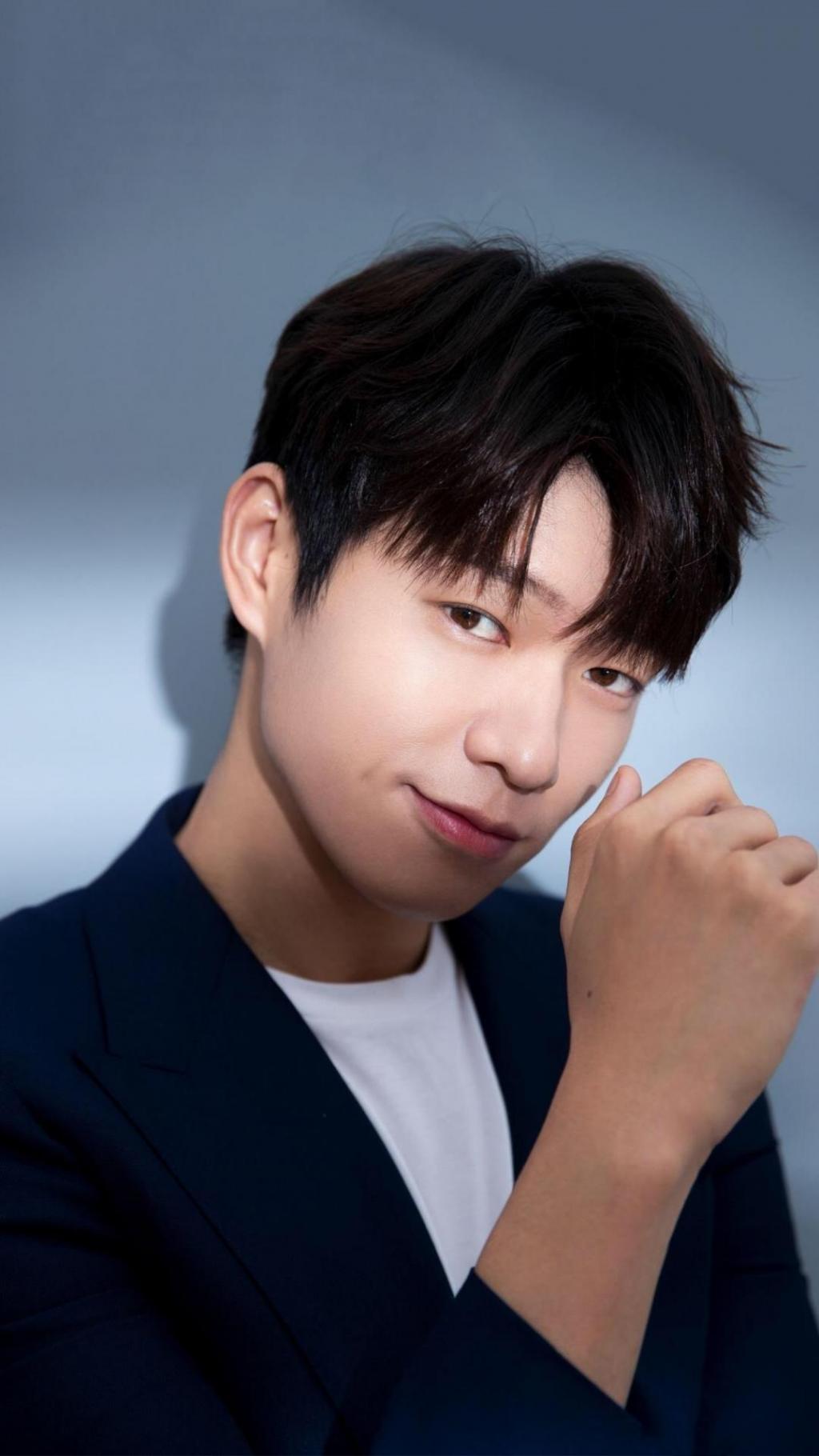 邻家男孩魏大勋阳光帅气写真