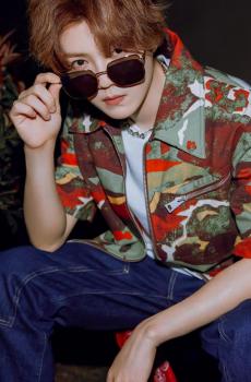 帅气男孩鹿晗时尚个人魅力写真-6