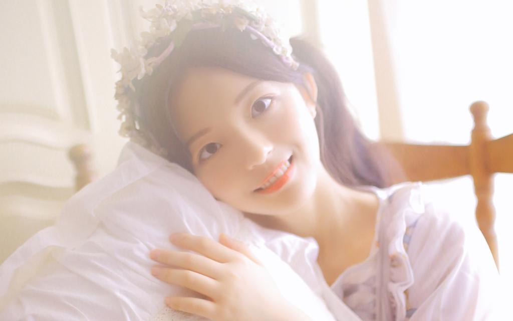 清新脱俗的漂亮女子