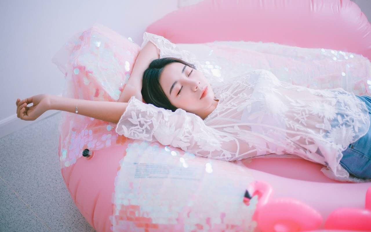 文艺美女居家写真