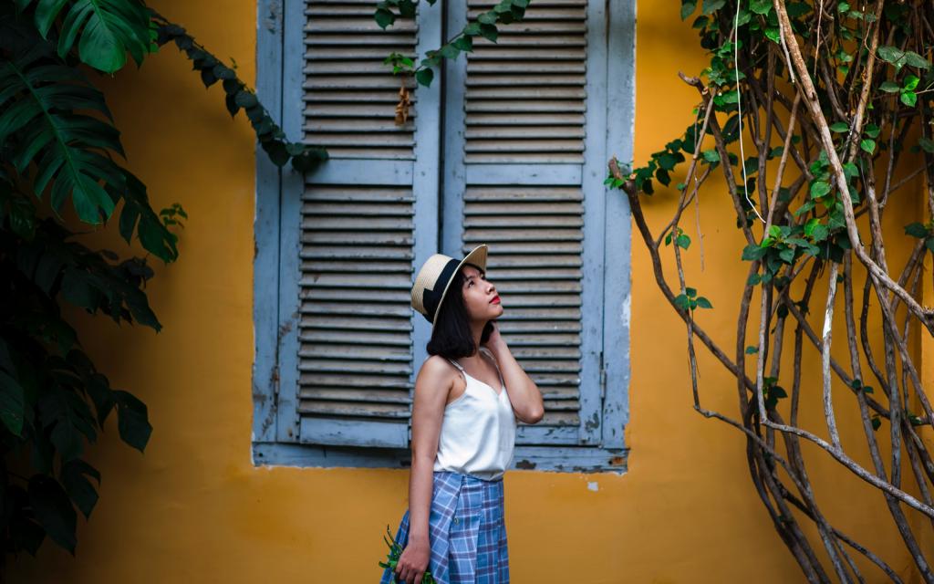 一个人安安静静的发呆着