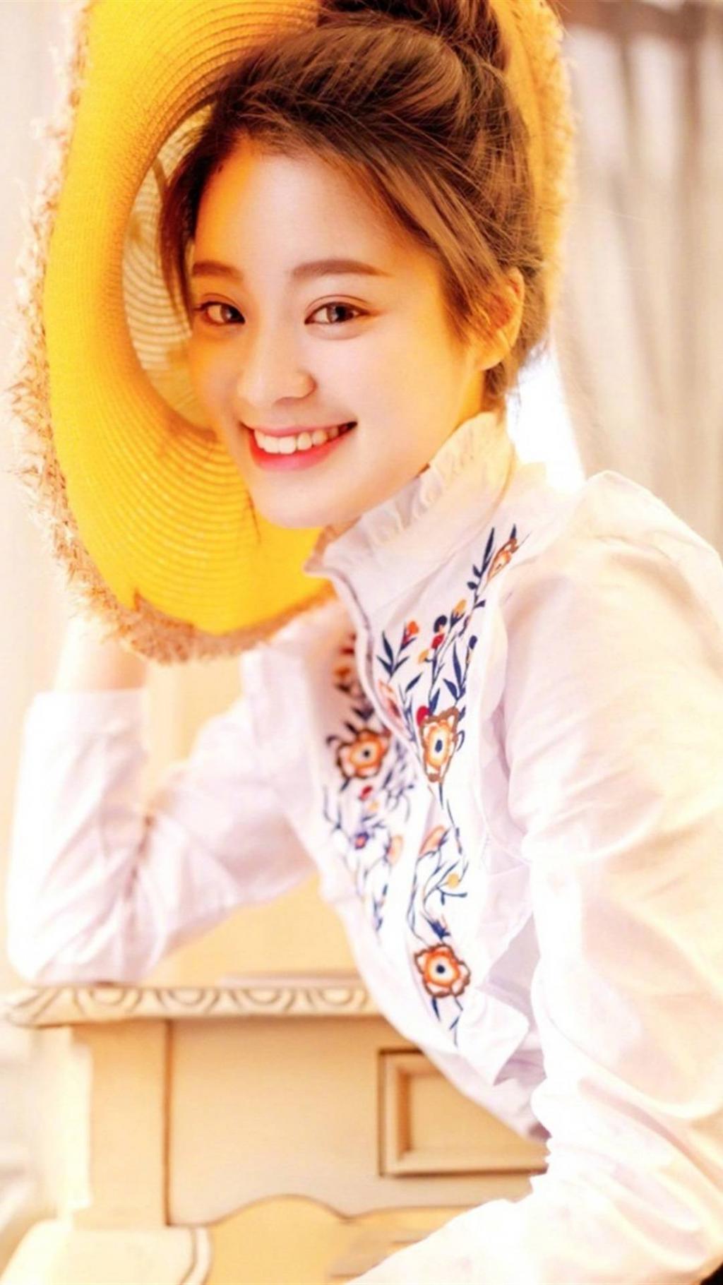 可爱灵动俏皮美女