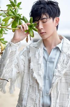 于朦胧新年红晒伤妆-1