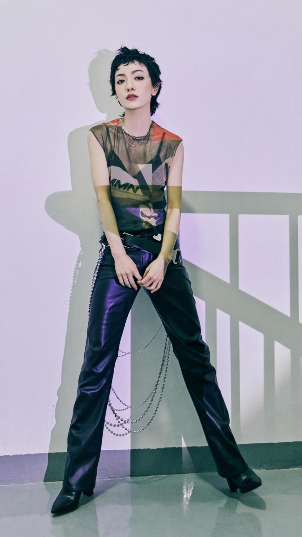 时尚霸气迷人女神郭采洁性感迷人短发写真