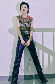 时尚霸气迷人女神郭采洁性感迷人短发写真-0