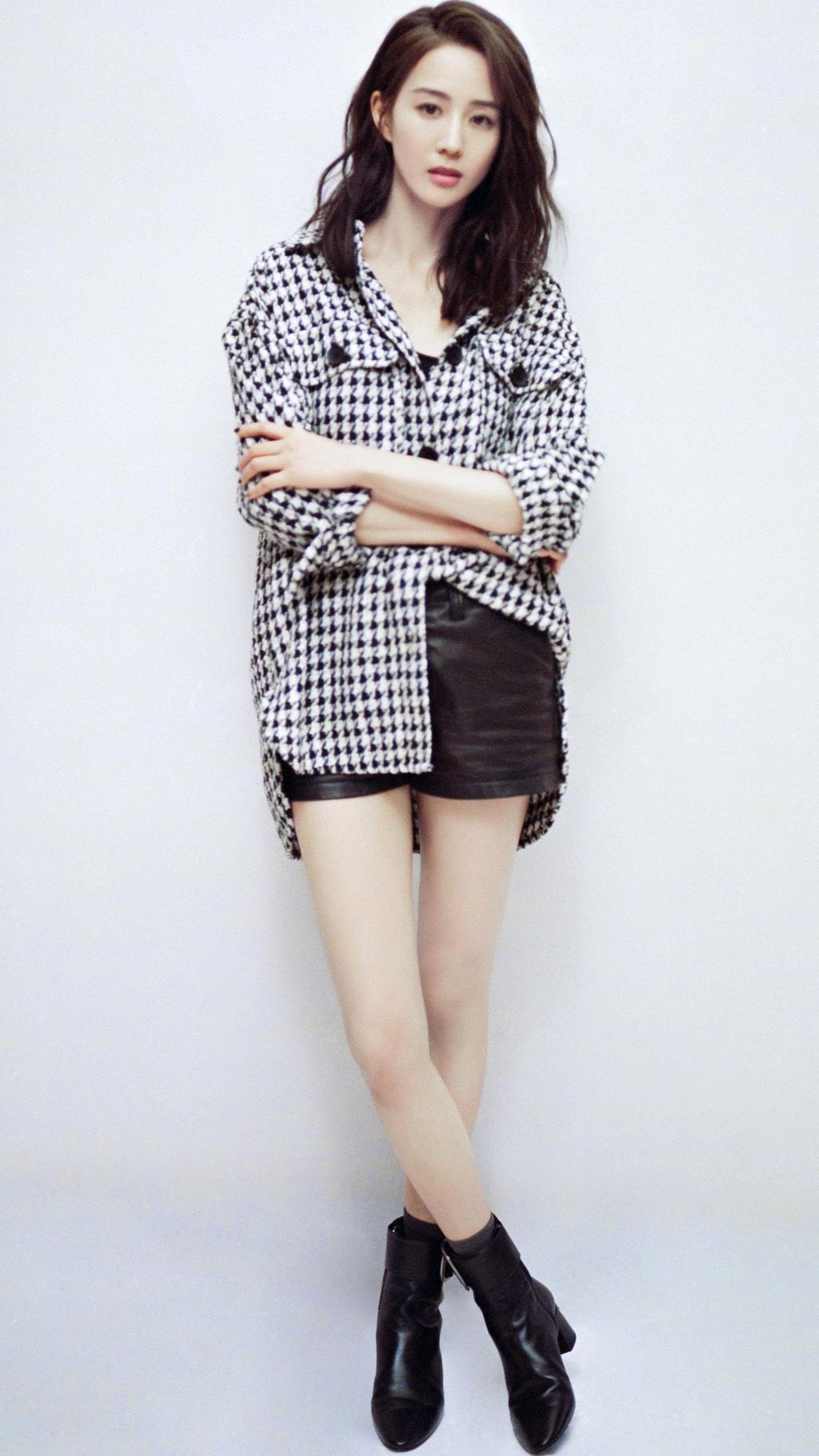 张钧甯性感美腿迷人写真