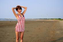 夏日沙滩青春美女