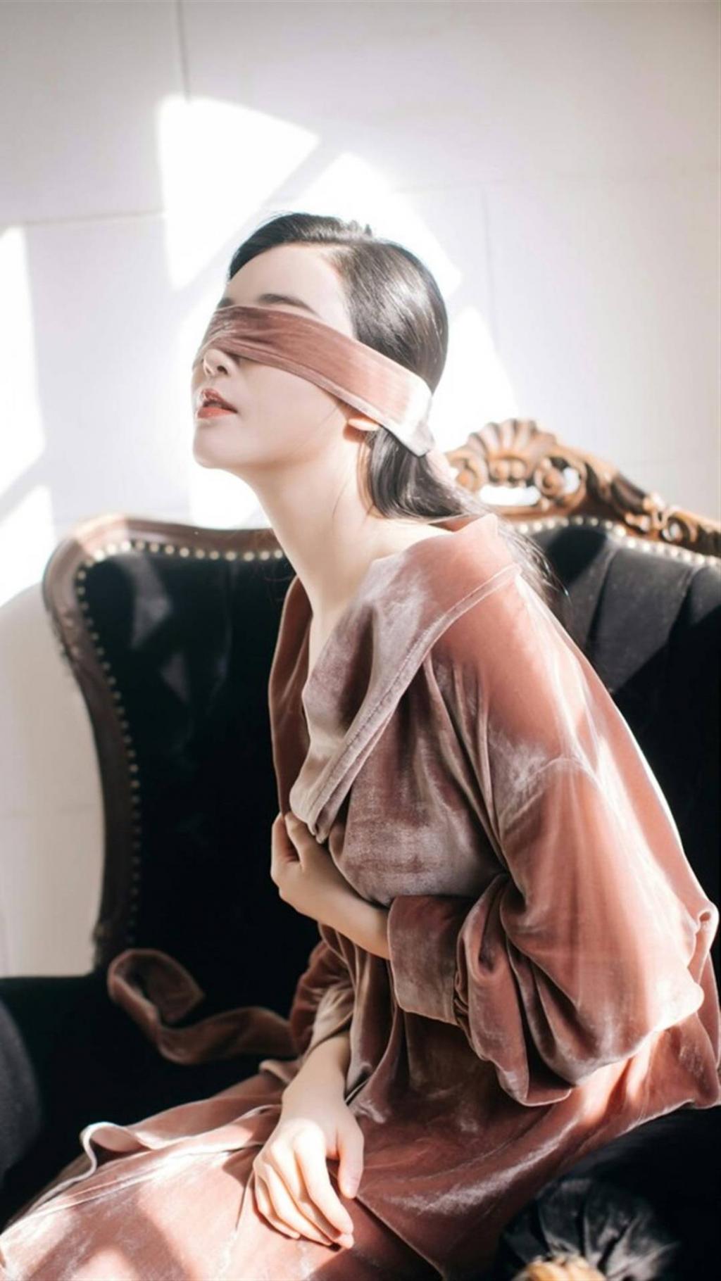 张辛苑小性感睡衣风写真