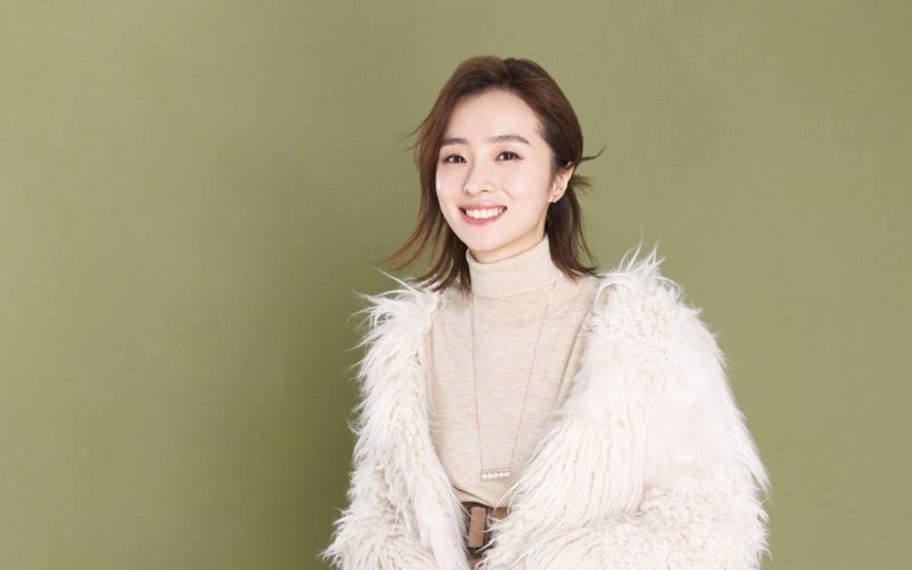 胡冰卿的清新优雅写真